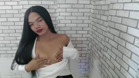 Guinevere3 online show from 01.08.26