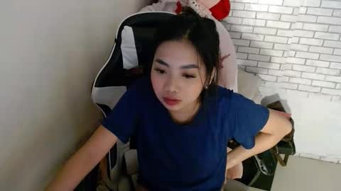 Snapshot of hoelylesly chatting on 02.27.26 Lesley3 online show from 02.27.26