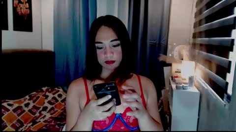hoelymarie online show from 05.04.26