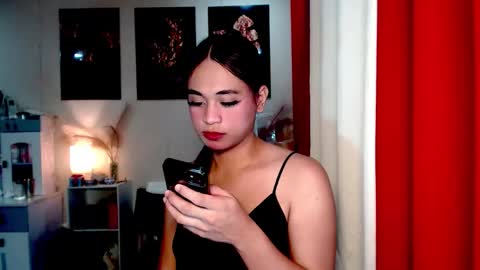 Snapshot of hoelymarie chatting on 06.03.26 hoelymarie online show from 06.03.26
