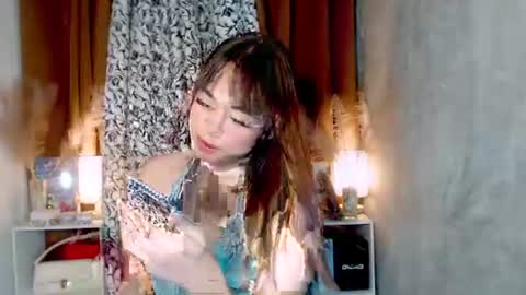 Snapshot of hoelymarie chatting on 06.27.26 hoelymarie online show from 06.27.26
