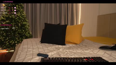 Snapshot of hojul chatting on 01.07.25 julia online show from 01.07.25