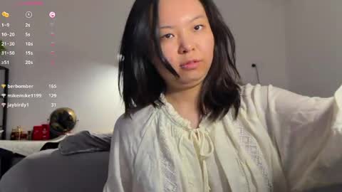Snapshot of hola_sunflower chatting on 04.21.26 amy online show from 04.21.26