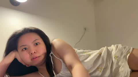 Snapshot of hola_sunflower chatting on 05.06.26 amy online show from 05.06.26
