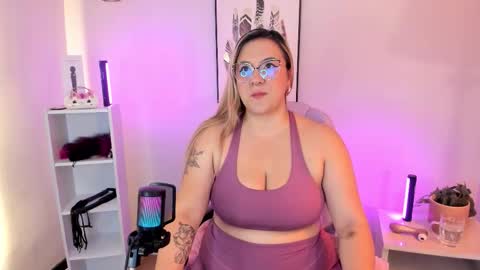 Hollie online show from 03.12.26