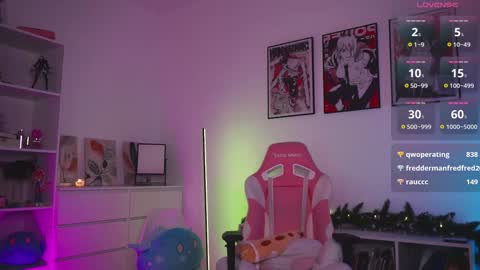 Snapshot of holliwould_ chatting on 12.05.24 Holli online show from 12.05.24