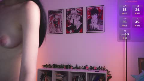 Snapshot of holliwould_ chatting on 01.28.25 Holli online show from 01.28.25