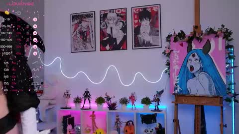 Snapshot of holliwould_ chatting on 09.30.25 Holli online show from 09.30.25