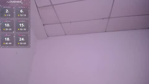 holly_16 online show from 01.11.25