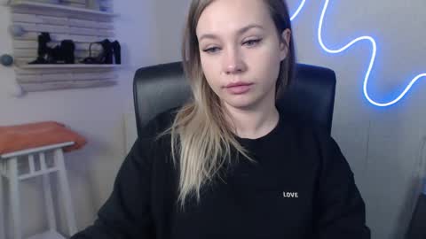 Snapshot of holly_bb95 chatting on 12.09.24 Holly online show from 12.09.24