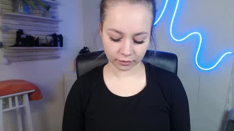 Snapshot of holly_bb95 chatting on 12.31.24 Holly online show from 12.31.24