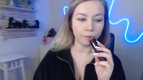 Snapshot of holly_bb95 chatting on 01.17.25 Holly online show from 01.17.25