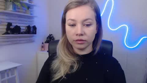 Snapshot of holly_bb95 chatting on 01.22.25 Holly online show from 01.22.25