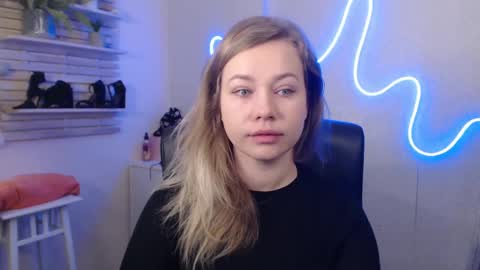 Snapshot of holly_bb95 chatting on 01.28.25 Holly online show from 01.28.25