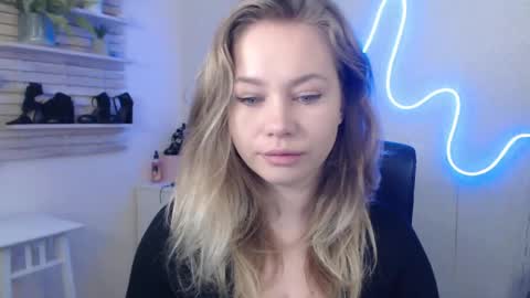 Snapshot of holly_bb95 chatting on 01.29.25 Holly online show from 01.29.25