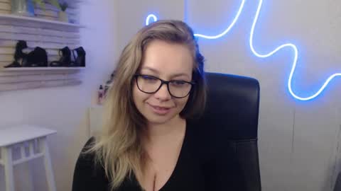 Snapshot of holly_bb95 chatting on 01.29.25 Holly online show from 01.29.25