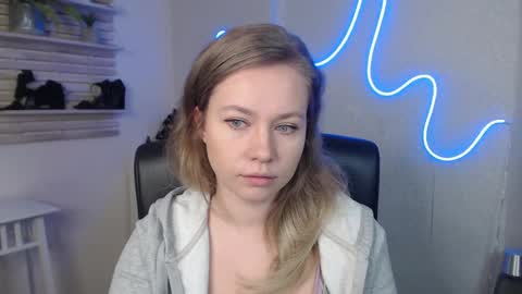 Snapshot of holly_bb95 chatting on 03.06.25 Holly online show from 03.06.25