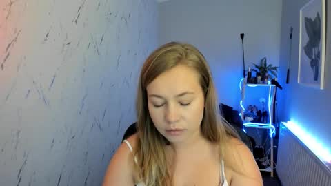 Snapshot of holly_bb95 chatting on 09.08.25 Holly online show from 09.08.25