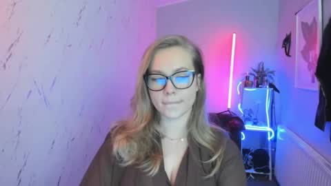 Snapshot of holly_bb95 chatting on 10.30.25 Holly online show from 10.30.25