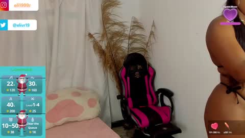 Snapshot of holly_jorda chatting on 12.28.24 online show from 12.28.24