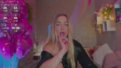 holly_molly8 online show from 03.27.26