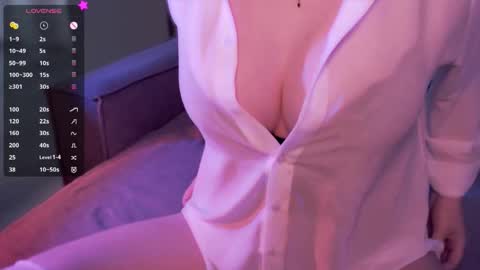 Molly online show from 12.19.25