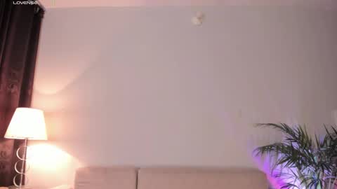 holly    online show from 03.22.26