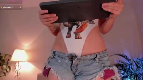 holly    online show from 04.14.26