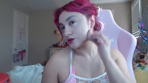 Holly Kitty online show from 03.05.25