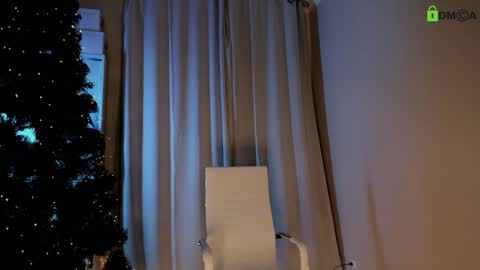 hollyextra online show from 12.19.24