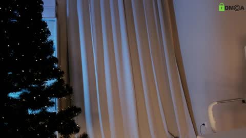 hollyextra online show from 12.24.24