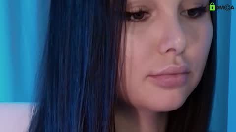 hollyextra online show from 02.13.25