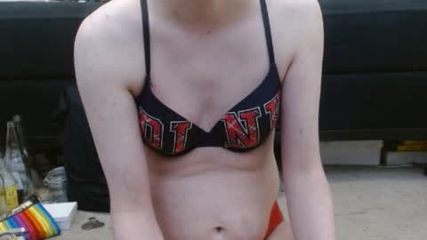 Holly Hawkes online show from 02.01.25