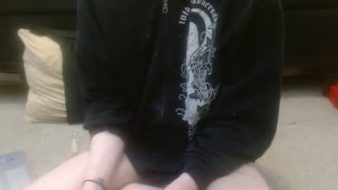 Holly Hawkes online show from 09.27.25