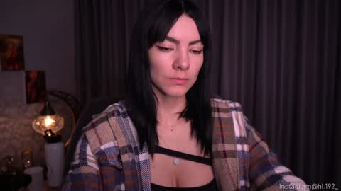 Snapshot of hollylinder_ chatting on 12.05.24 Holly Linder online show from 12.05.24