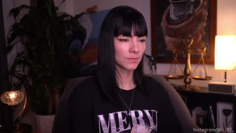 Snapshot of hollylinder_ chatting on 01.05.25 Holly Linder online show from 01.05.25