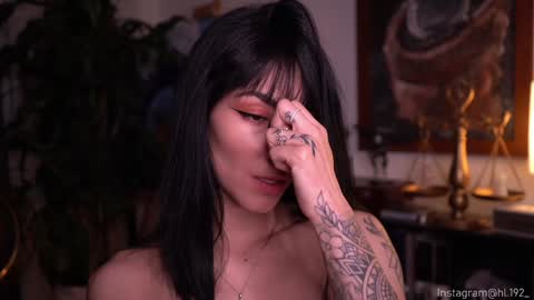 Snapshot of hollylinder_ chatting on 01.18.25 Holly Linder online show from 01.18.25