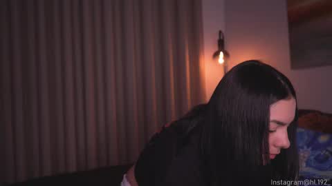 Snapshot of hollylinder_ chatting on 09.10.25 Holly Linder online show from 09.10.25