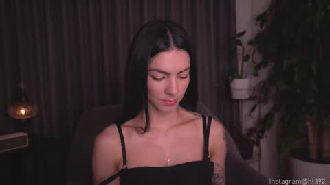 Snapshot of hollylinder_ chatting on 09.17.25 Holly Linder online show from 09.17.25