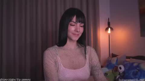 Snapshot of hollylinder_ chatting on 11.22.25 Holly Linder online show from 11.22.25