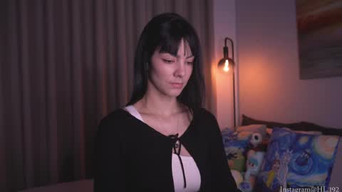 Snapshot of hollylinder_ chatting on 11.23.25 Holly Linder online show from 11.23.25