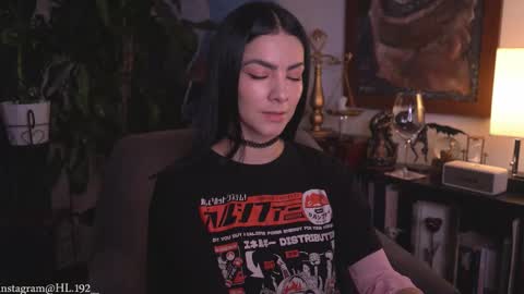 Holly Linder online show from 02.28.26