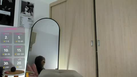 Snapshot of hollyprincess_2 chatting on 06.20.26 holly princess mermaid online show from 06.20.26