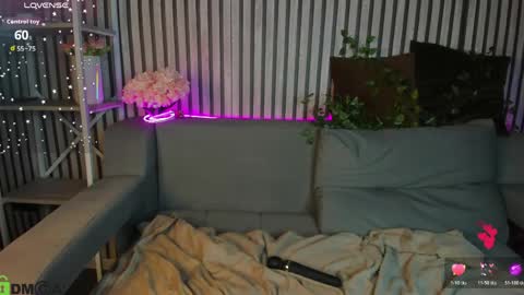 Holly online show from 04.14.26