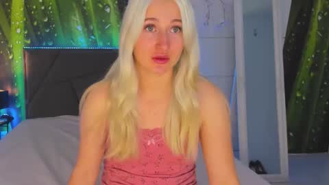 HollyTaillor online show from 11.01.25