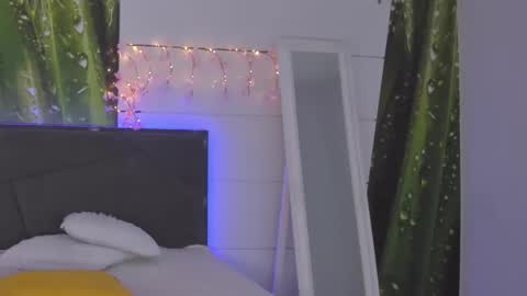 HollyTaillor online show from 02.06.26