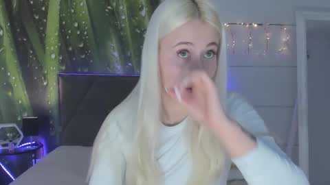 HollyTaillor online show from 03.30.26