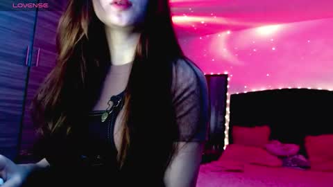 Juli online show from 11.14.25