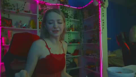 Snapshot of holy_rumi chatting on 11.08.25 Rumi online show from 11.08.25