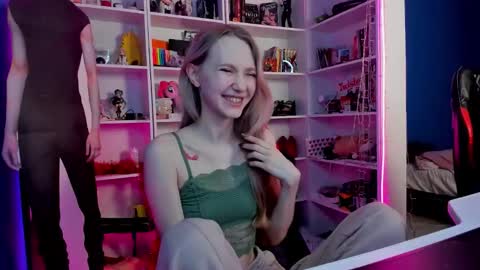 Snapshot of holy_rumi chatting on 01.16.26 Rumi online show from 01.16.26